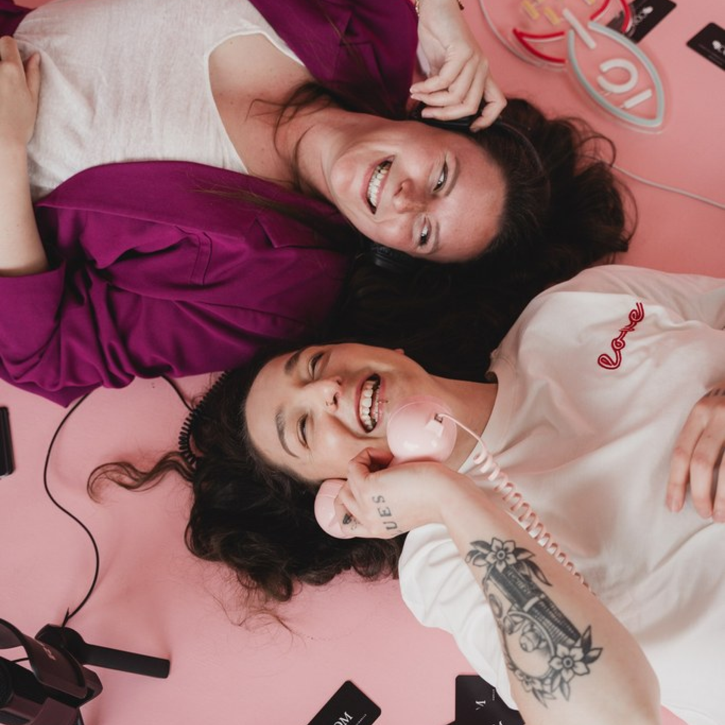 Margaux & Clara Poing Com Agence 2